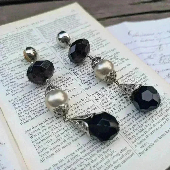 Vintage large statement earrings black glass beads - Picture 2 of 8
